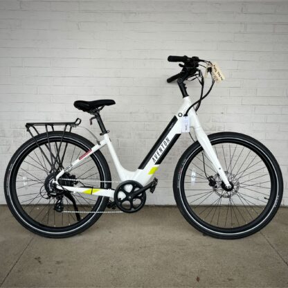 Used Aventon Pace 500.2 M/L E-Bike White (In Stock!)