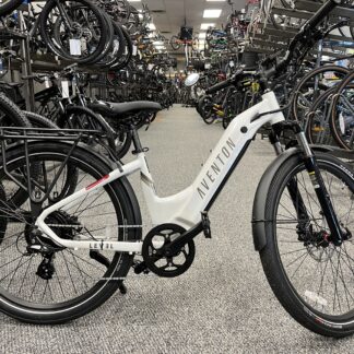 USED AVENTON LEVEL EBIKE WHITE REGULAR