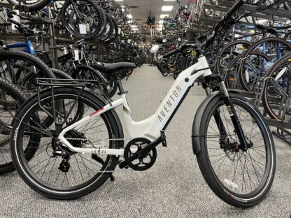 USED AVENTON LEVEL EBIKE WHITE REGULAR