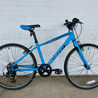USED GIANT ESCAPE BLUE 24" KIDS FITNESS HYBRID